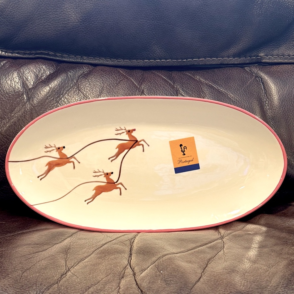 Flying Reindeer Oval Shaped Ceramic Serving Dish - Farval Ceramics Portugal